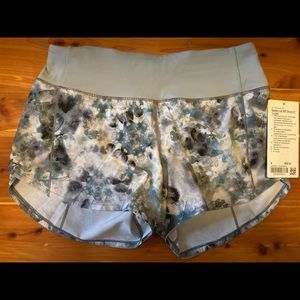 Lululemon Speed Up 4”inseam, Size 4, NWT